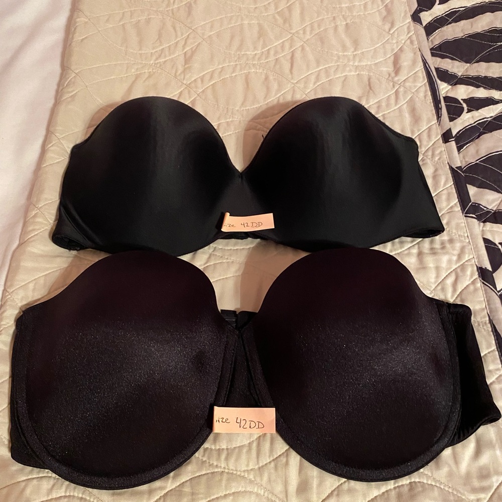 Black strapless bras